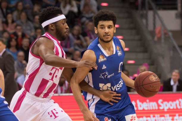 更映射出亚 更映射出亚