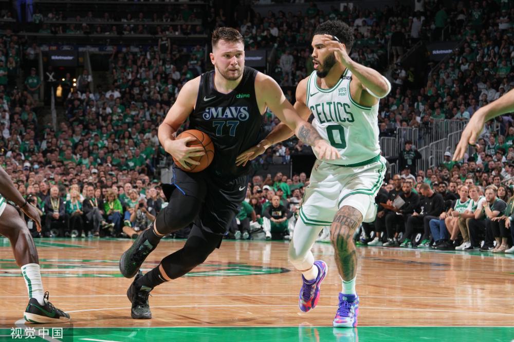 前往球场的 前往球场的