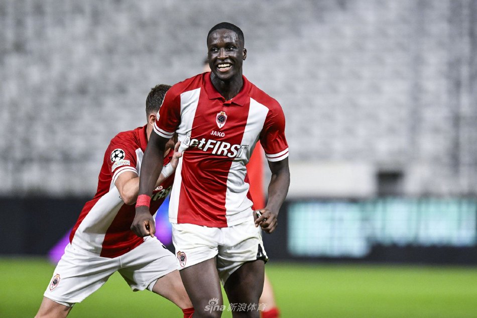 的信任与球 的信任与球